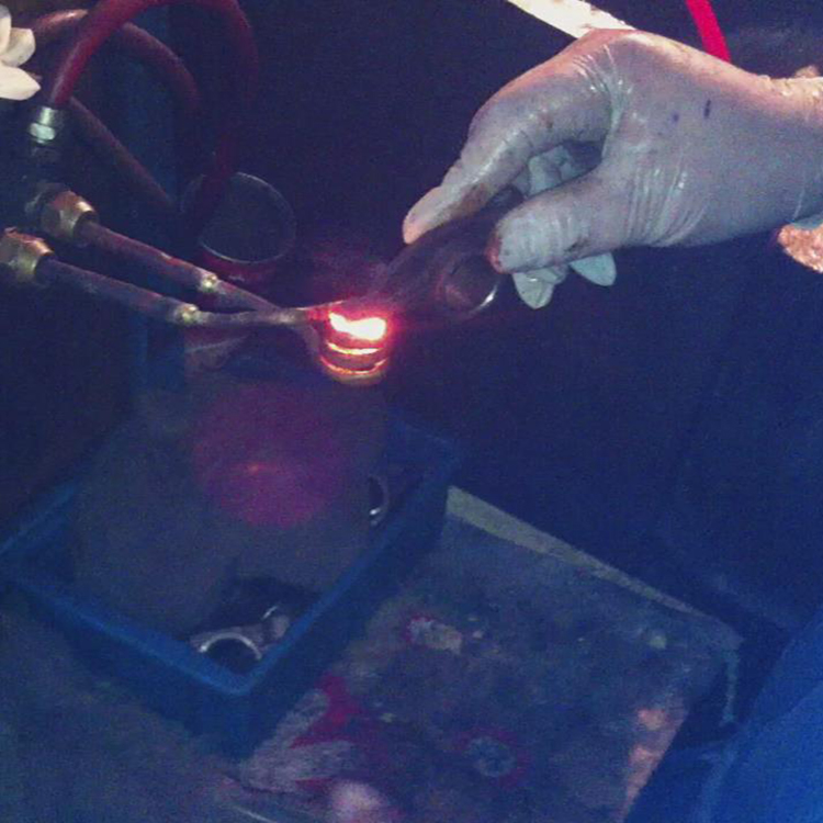 搖臂支座專(zhuān)用淬火設(shè)備